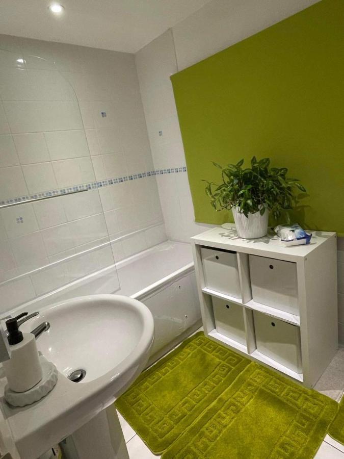Cozy Homestay London Borough of London Borough of Croydon Exterior foto