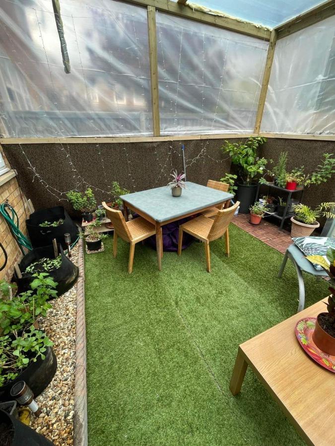 Cozy Homestay London Borough of London Borough of Croydon Exterior foto