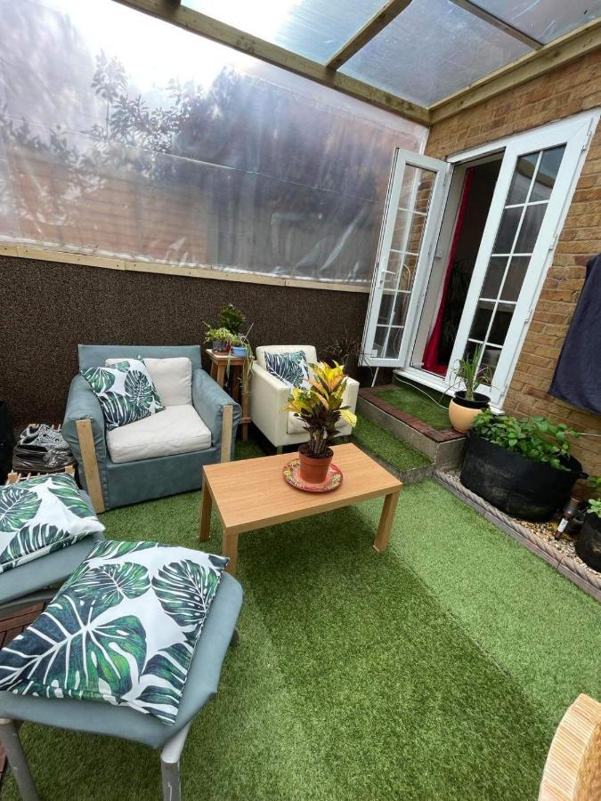 Cozy Homestay London Borough of London Borough of Croydon Exterior foto